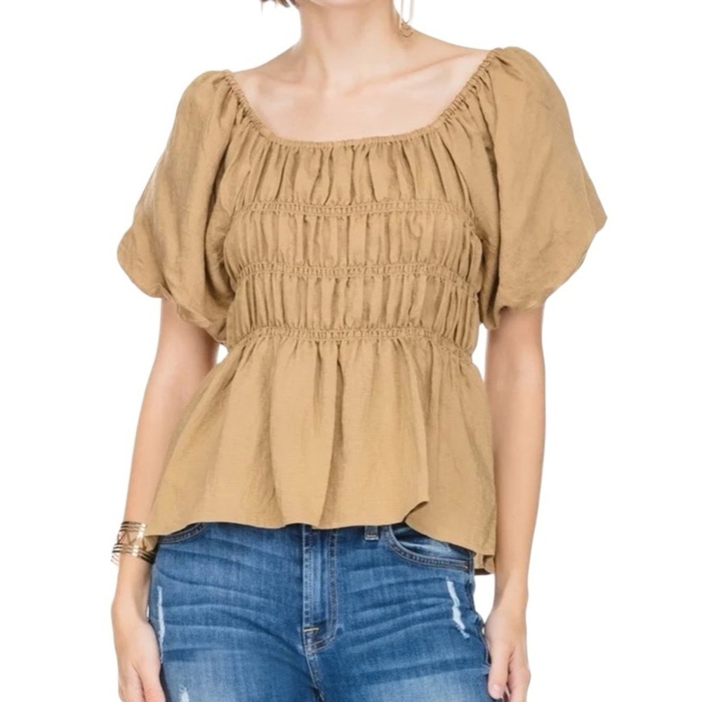 JOY JOY NWT Balloon Sleeve Smocked Top Size Large in Camel